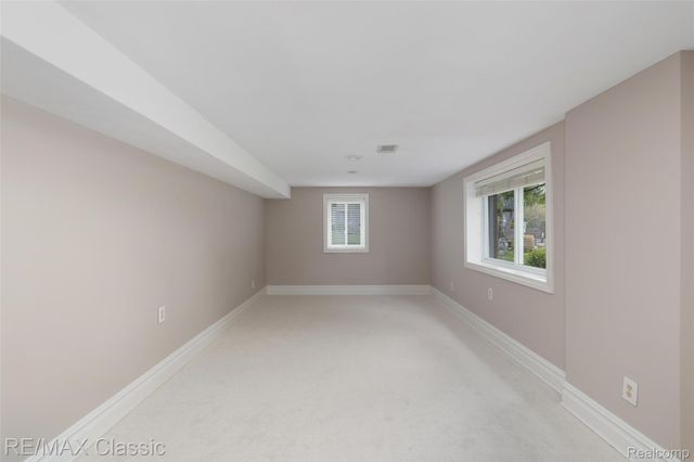 804 Bonita Drive, White Lake Charter Township, MI 48383