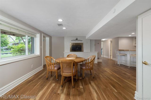 804 Bonita Drive, White Lake Charter Township, MI 48383