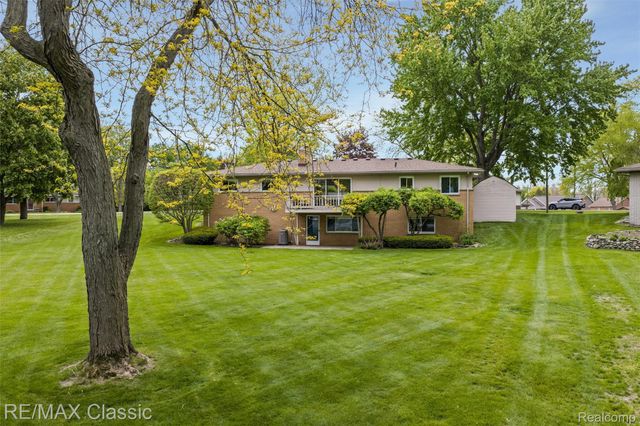 804 Bonita Drive, White Lake Charter Township, MI 48383