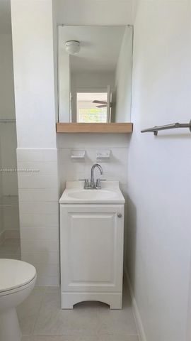 7025 NW 5th Ave 2, Miami, FL 33150