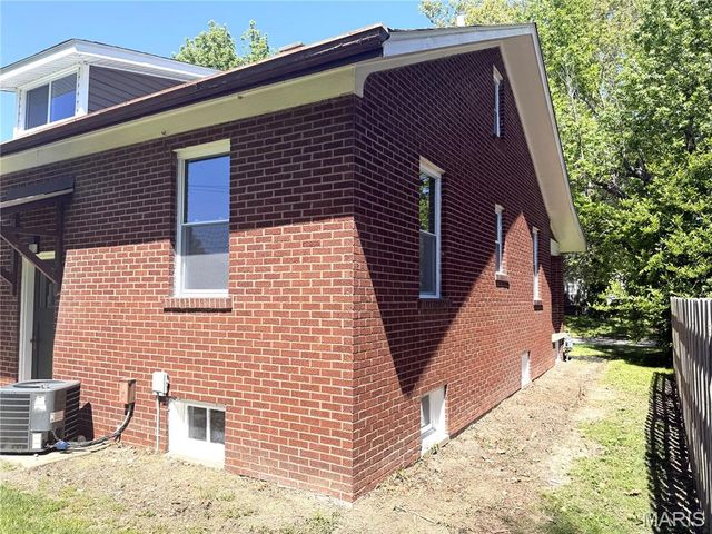 1836 N Church Street, Belleville, IL 62221