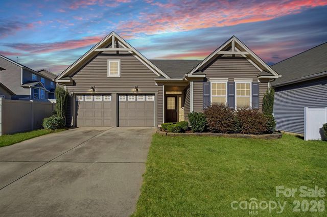 4318 Connestee Court, Charlotte, NC 28269