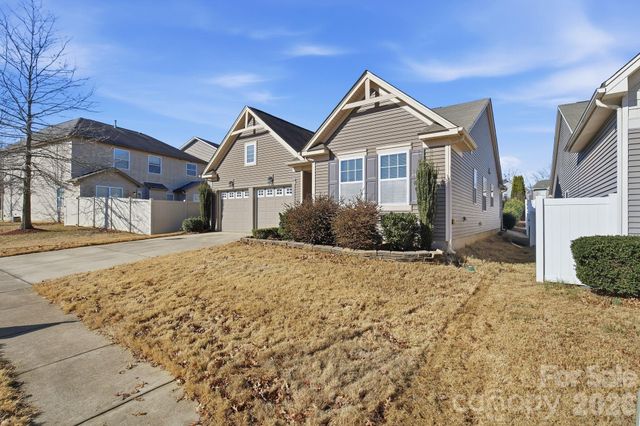 4318 Connestee Court, Charlotte, NC 28269