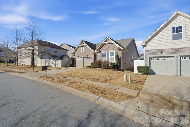 4318 Connestee Court, Charlotte, NC 28269