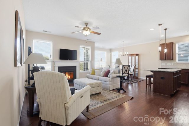 4318 Connestee Court, Charlotte, NC 28269