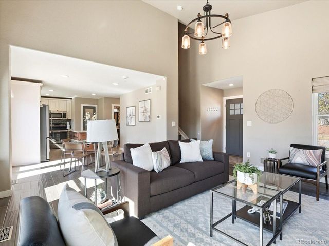 9912 Saybrook St, Highlands Ranch, CO 80126