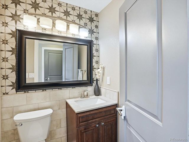 9912 Saybrook St, Highlands Ranch, CO 80126