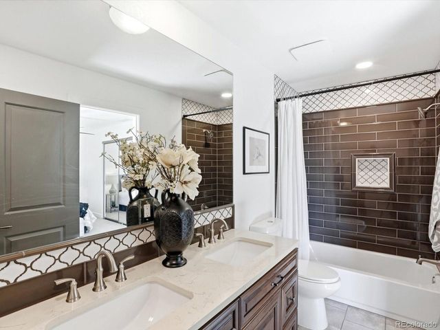 9912 Saybrook St, Highlands Ranch, CO 80126