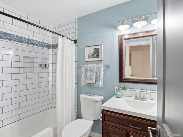 9912 Saybrook St, Highlands Ranch, CO 80126