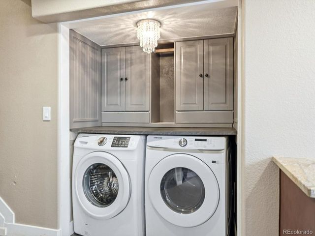 9912 Saybrook St, Highlands Ranch, CO 80126