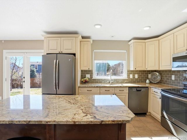 9912 Saybrook St, Highlands Ranch, CO 80126