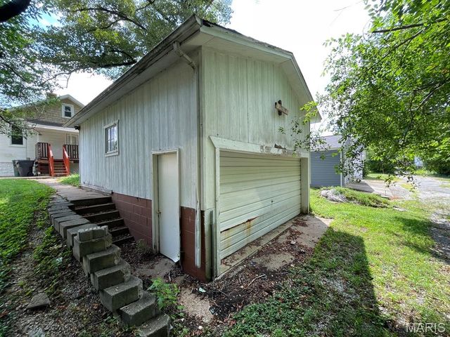 141 N 31st Street, Belleville, IL 62226