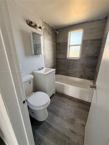 7001 NW 15th Ave 4, Miami, FL 33147