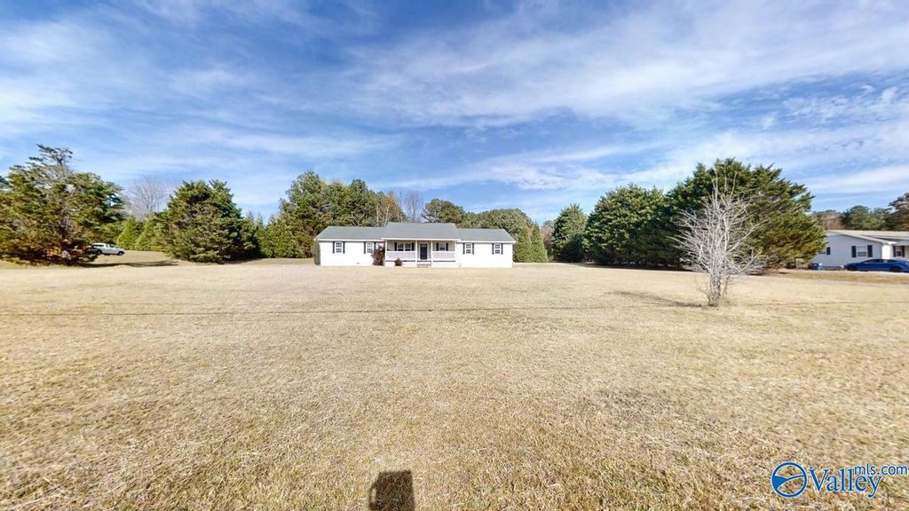 147 Carlisle Cut Off Road, Boaz, AL 35956