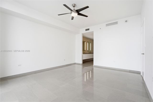88 SW 7th St 2302, Miami, FL 33130