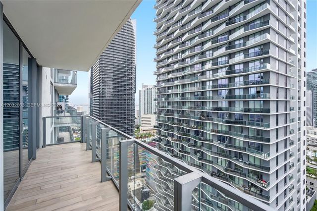 88 SW 7th St 2302, Miami, FL 33130