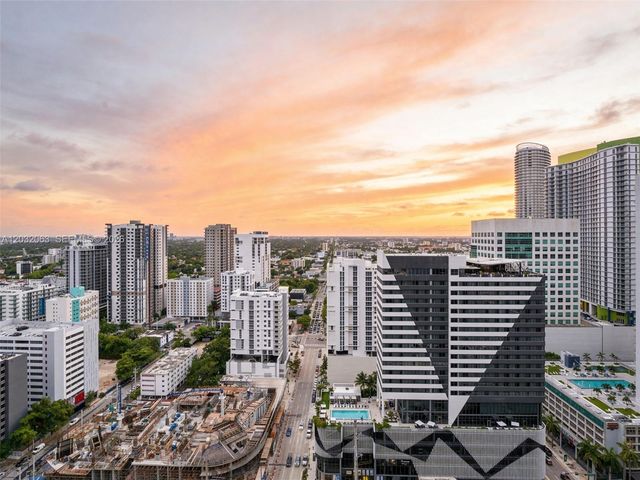 88 SW 7th St 2302, Miami, FL 33130