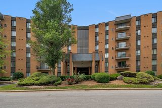 700 N Bruce Lane 508, Glenwood, IL 60425