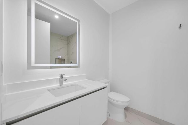 220 Lake Shore Drive 1908, Lake Park, FL 33403