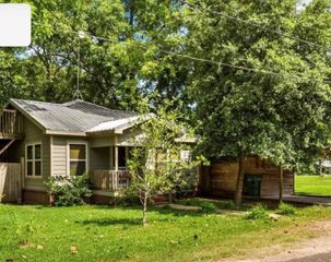 121 Mabry Street, New Waverly, TX 77358