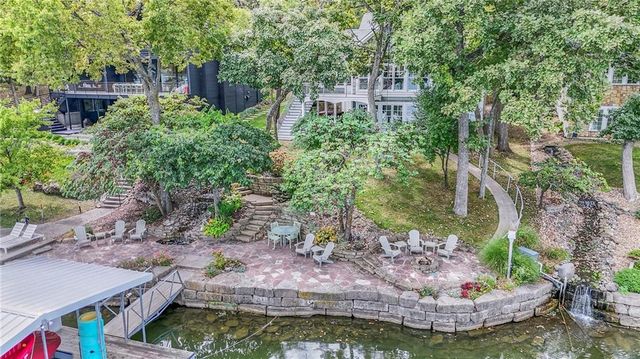 424 South Shore Drive, Lake Winnebago, MO 64034