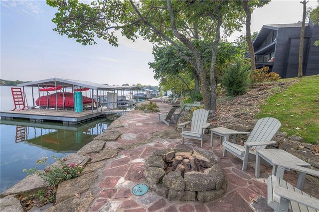 424 South Shore Drive, Lake Winnebago, MO 64034