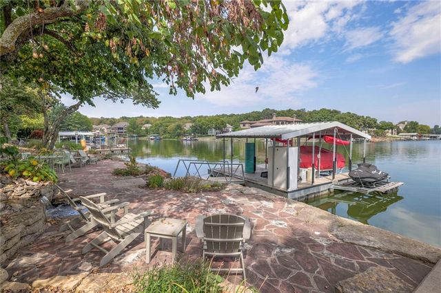 424 South Shore Drive, Lake Winnebago, MO 64034