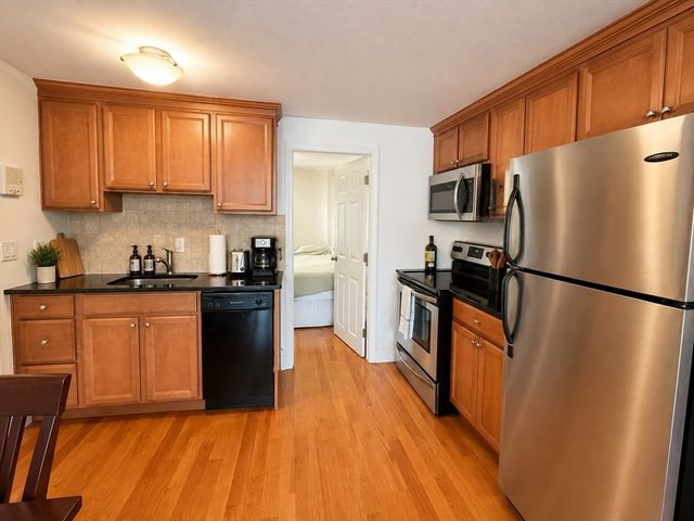 206 Endicott St 3, Boston, MA 02113