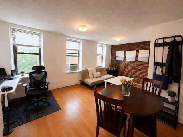206 Endicott St 3, Boston, MA 02113