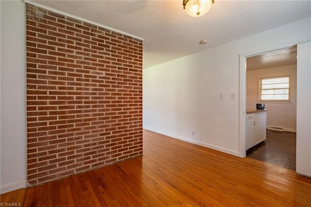 3956 Talcott Avenue, Winston-salem, NC 27106