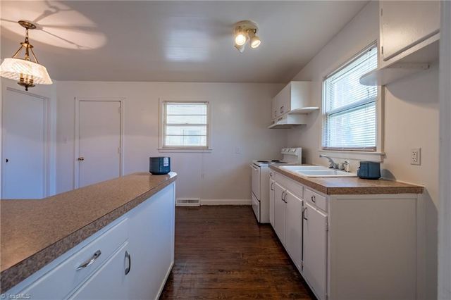 3956 Talcott Avenue, Winston-salem, NC 27106