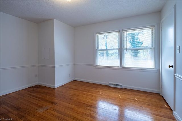 3956 Talcott Avenue, Winston-salem, NC 27106