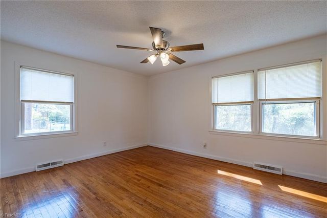 3956 Talcott Avenue, Winston-salem, NC 27106