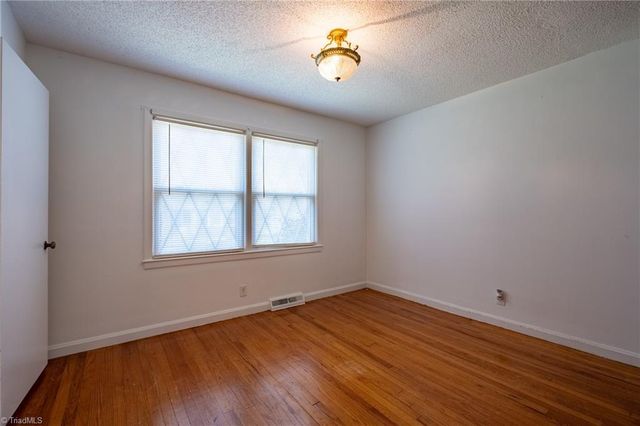 3956 Talcott Avenue, Winston-salem, NC 27106