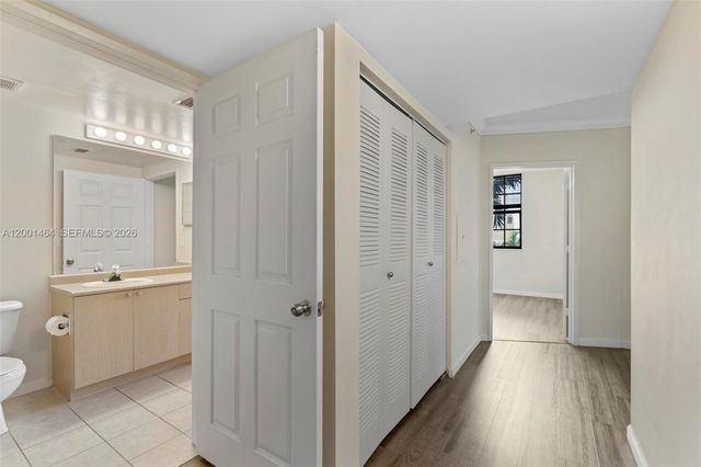 1919 Van Buren St 417A, Hollywood, FL 33020