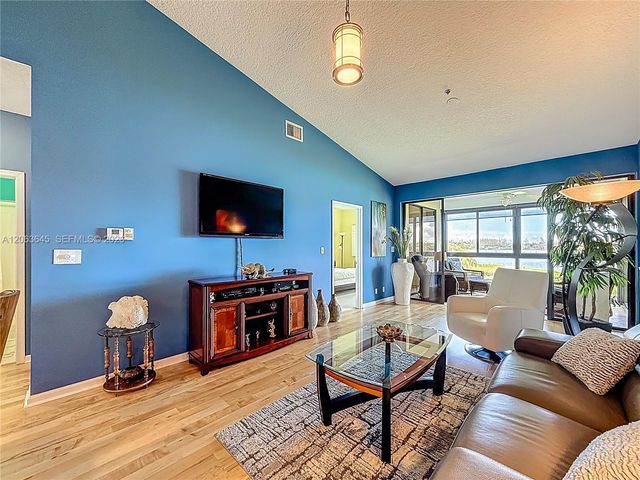 6082 SE Landing Way 11, Stuart, FL 34997