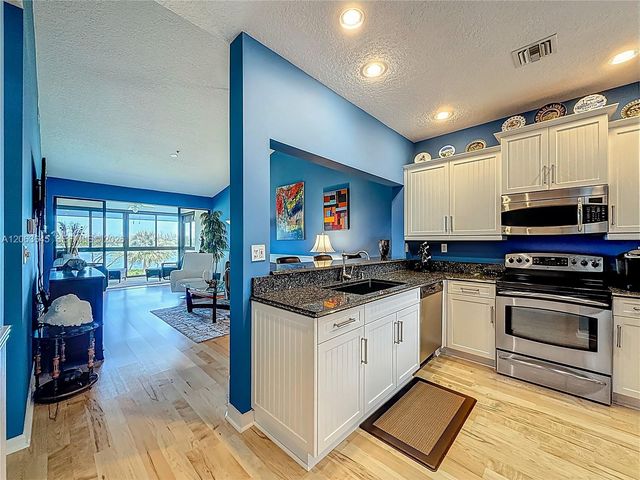 6082 SE Landing Way 11, Stuart, FL 34997