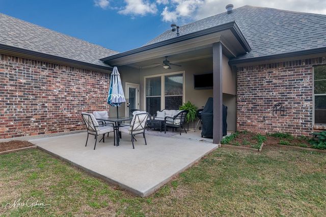 512 Chinquipin Drive, Bossier City, LA 71111