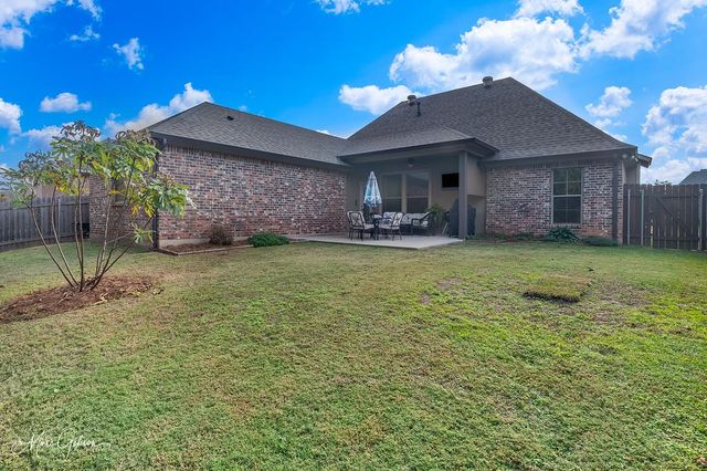512 Chinquipin Drive, Bossier City, LA 71111