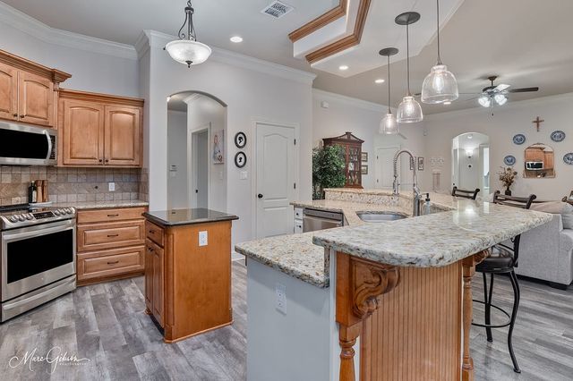 512 Chinquipin Drive, Bossier City, LA 71111