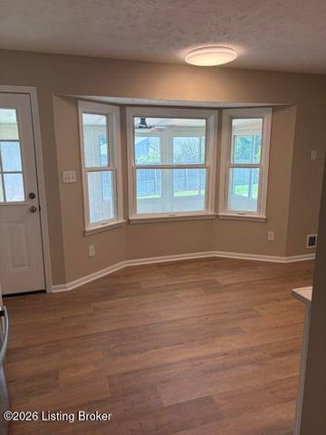 8801 Halford Way, Louisville, KY 40299