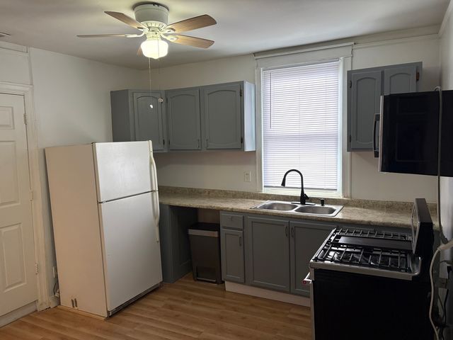 4202 N Sacramento Avenue 1, Chicago, IL 60618