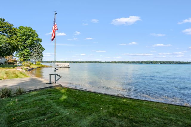 10544 Wildwood Circle, Richland Twp, MI 49083