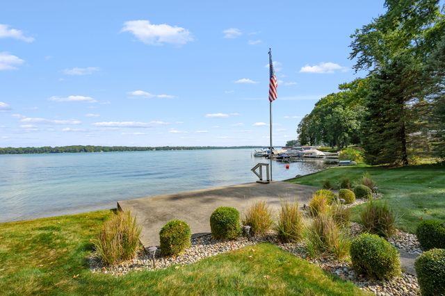 10544 Wildwood Circle, Richland Twp, MI 49083