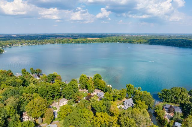 10544 Wildwood Circle, Richland Twp, MI 49083