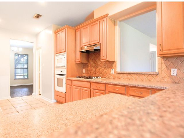 203 Green Cedar Drive, League City, TX 77573
