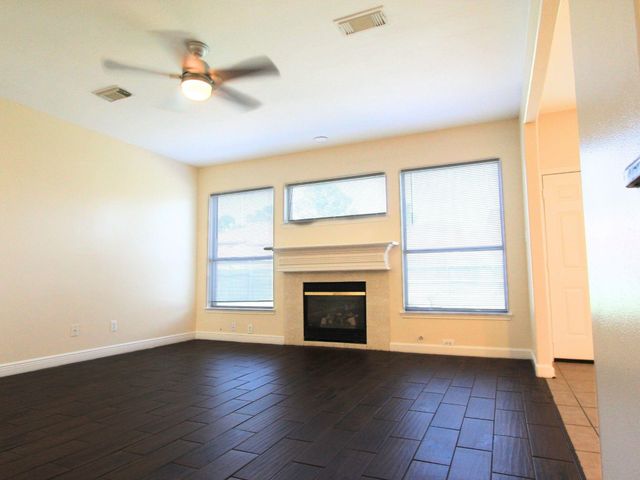203 Green Cedar Drive, League City, TX 77573