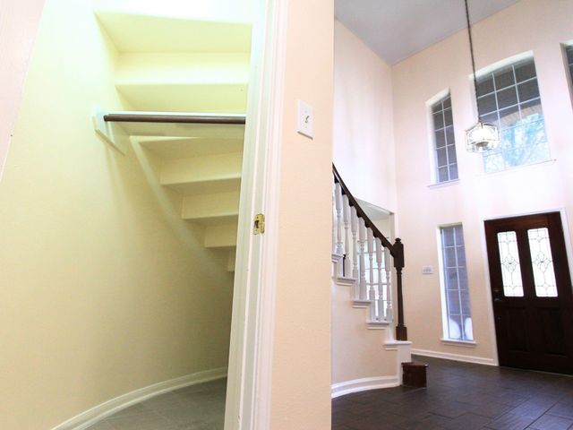 203 Green Cedar Drive, League City, TX 77573