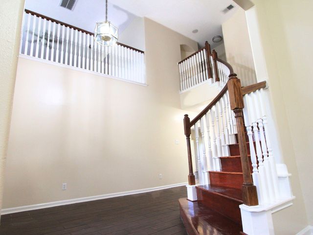 203 Green Cedar Drive, League City, TX 77573