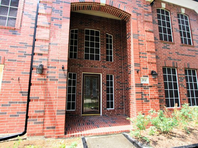 203 Green Cedar Drive, League City, TX 77573